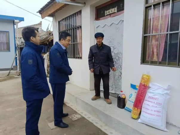 星空平台深入帮扶村开展春节慰问(图2)