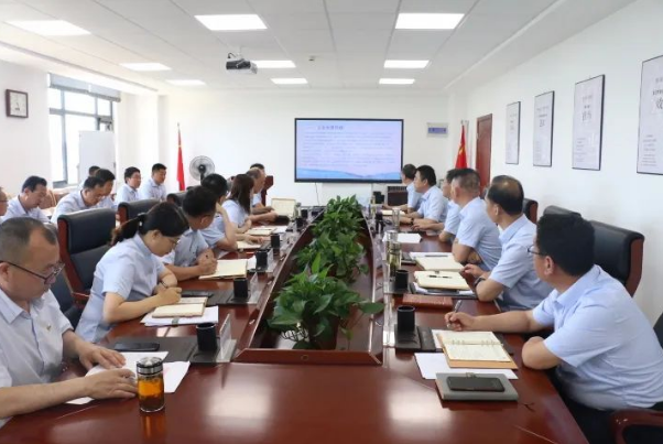 星空平台召开党委理论中心组集体学习会议(图2)